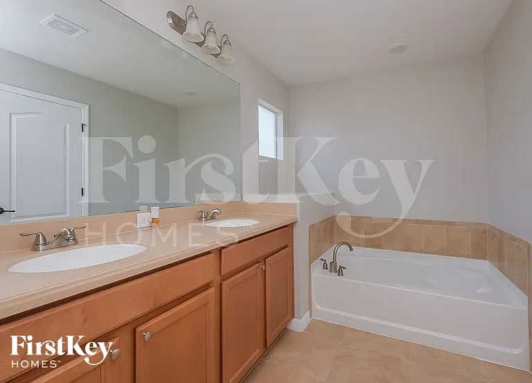 9004 Sienna Moss Ln — Photo 9