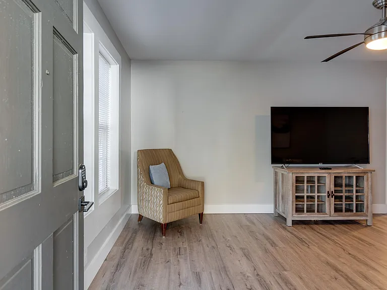 1214 Pennock Ave #B — Photo 6