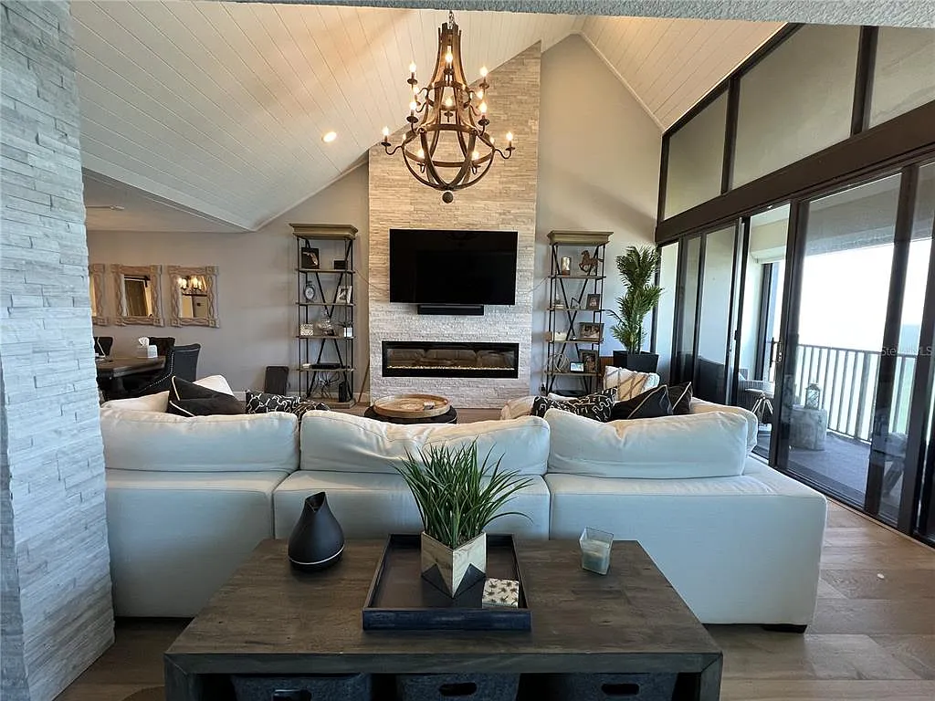 3 bed, 3.0 bath, 1825 sqft, $7,500 — Photo 4