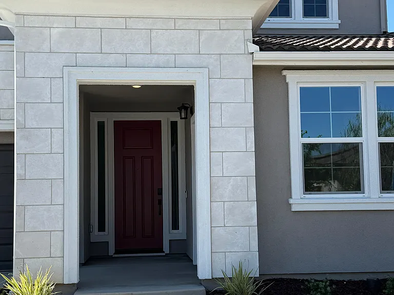 252 W Rustica Dr — Photo 1