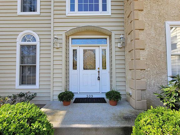 2nd image of 509 Willow Oak Dr