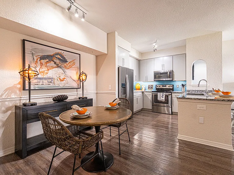 Cortland Portofino Place — Photo 12