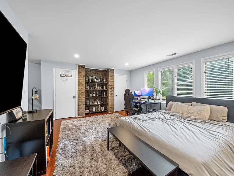 22 Pamrapo Ct W — Photo 36