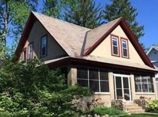 25 Bay State Rd, Holyoke, MA 01040