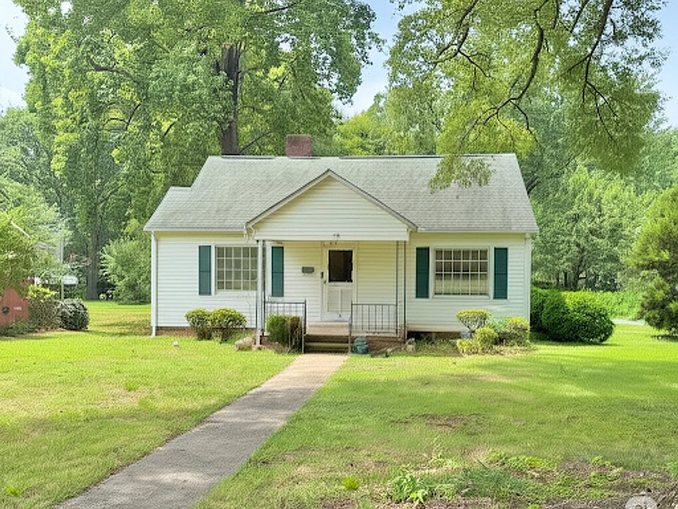 1st image of 135 Magnolia St
