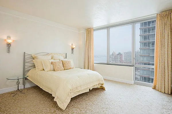 Rented by Douglas Elliman | media 34