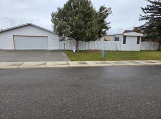 303 W Piron Pl, Picture Butte, AB T0K 1V0