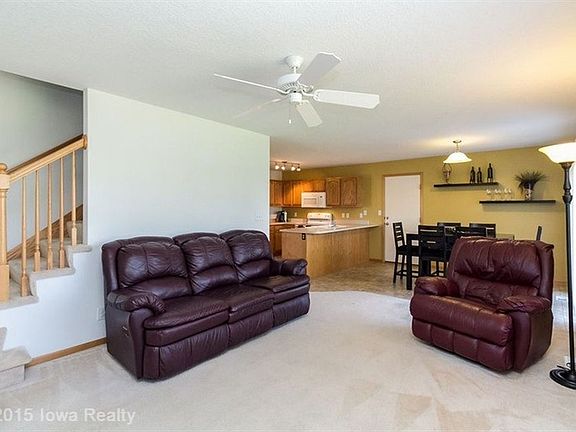 3rd image of 455 SE Carefree Ln