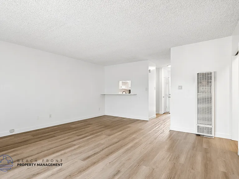 1458 Marine Ave — Photo 8
