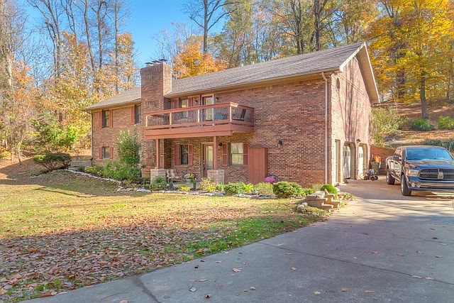 1st image of 221 Fern Hill Dr