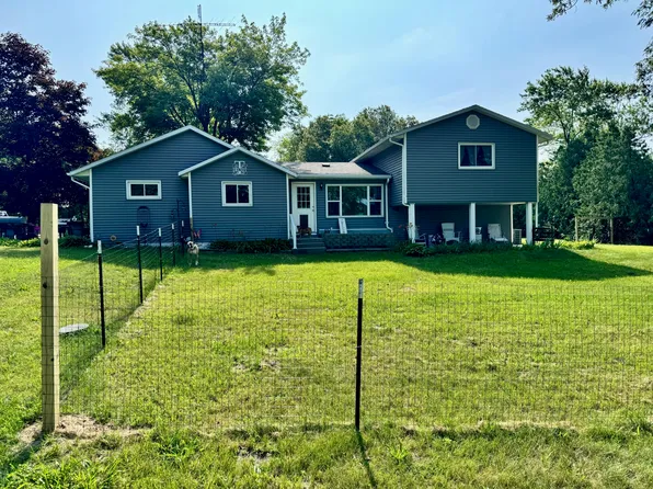 2916 N Us Highway 421, Medaryville, IN 47957