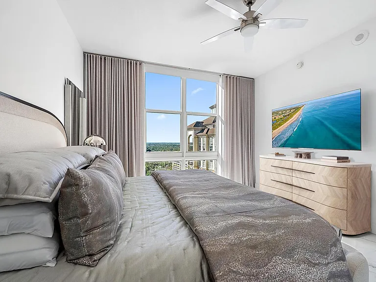550 Okeechobee Blvd #UPH-03 — Photo 12