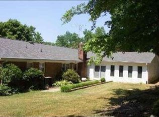 12 Dickens Ln, Taylors, SC 29687