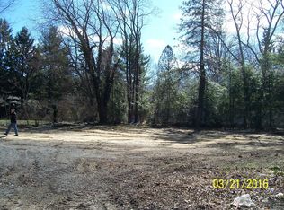 7298 Kenilworth Ave, Three Oaks, MI 49128