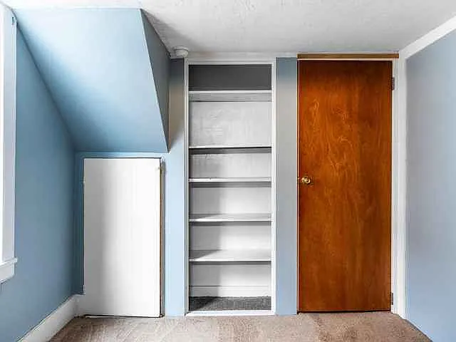 241 Center St #B — Photo 11