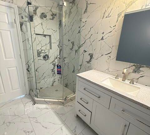 3rd image of 3056 FORD Road