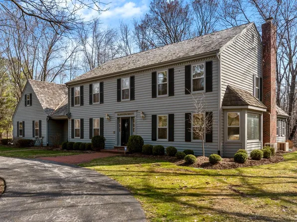 954 Hawthorne LANE, Cedarburg, WI 53012