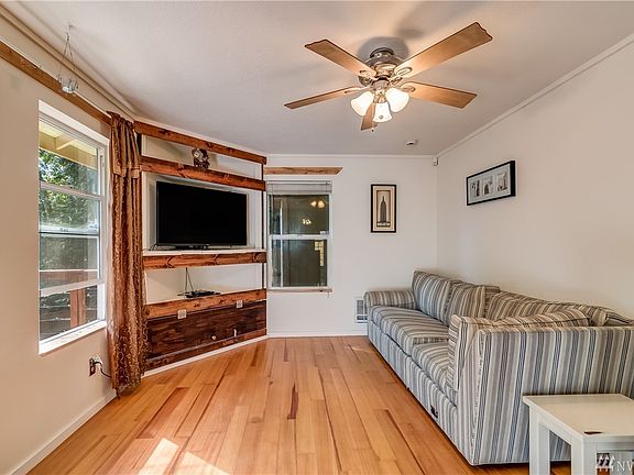 3rd image of 361 W Alder Dr