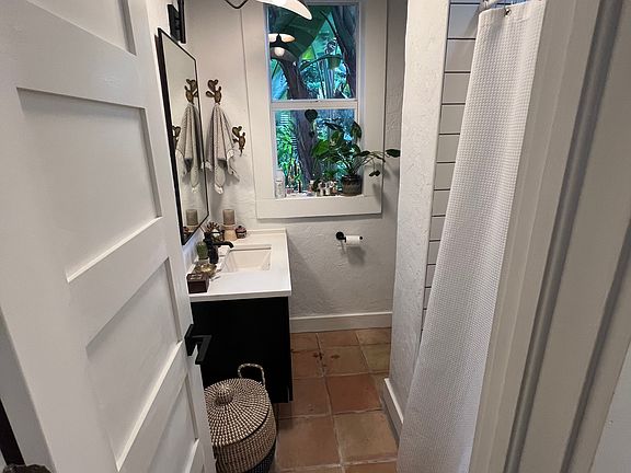 5th image of 1376 Barcelona Ave #B