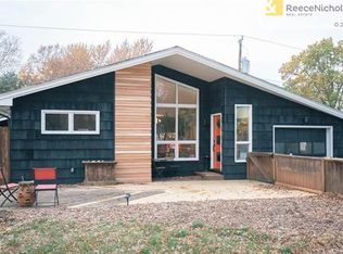 8312 Ward Parkway Pl, Kansas City, MO 64114