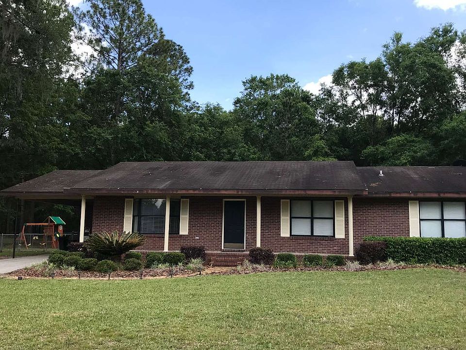 1st image of 183 SW Karen Ct