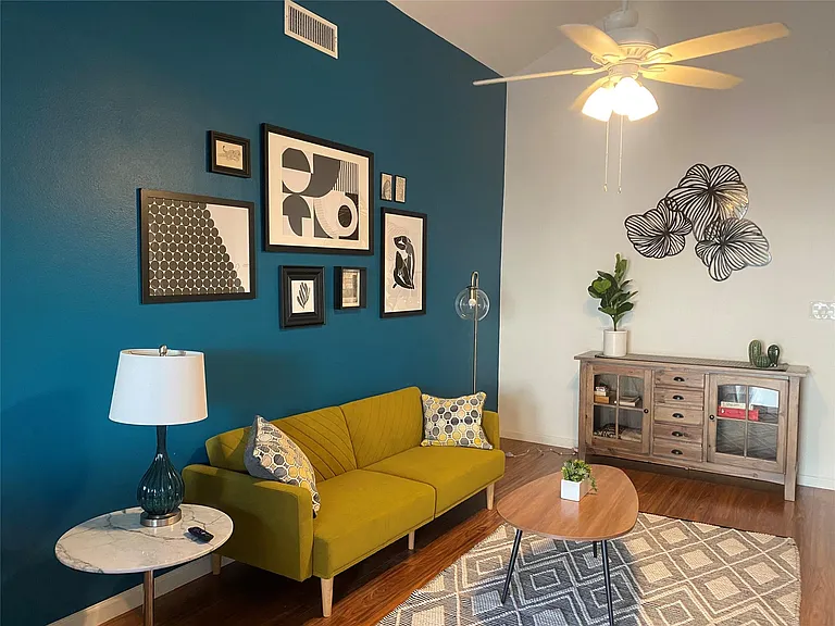 5405 Brompton Cir #B — Photo 2