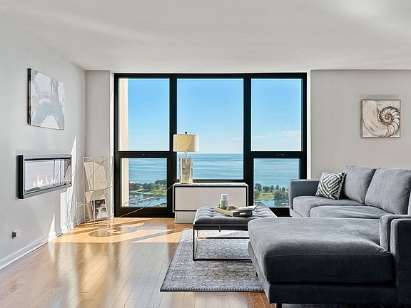 3rd image of 2500 N Lakeview Ave APT 2703