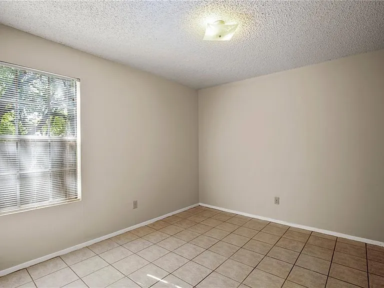 8807 Pineridge Dr #A — Photo 10
