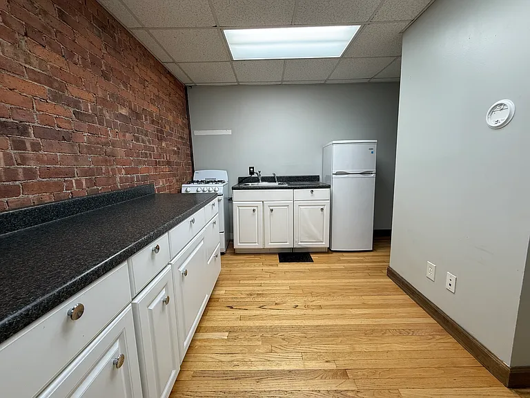 545 Orange St #G — Photo 7