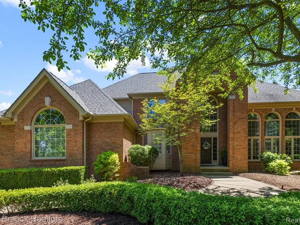 4975 Crestone Way, Rochester, MI 48306