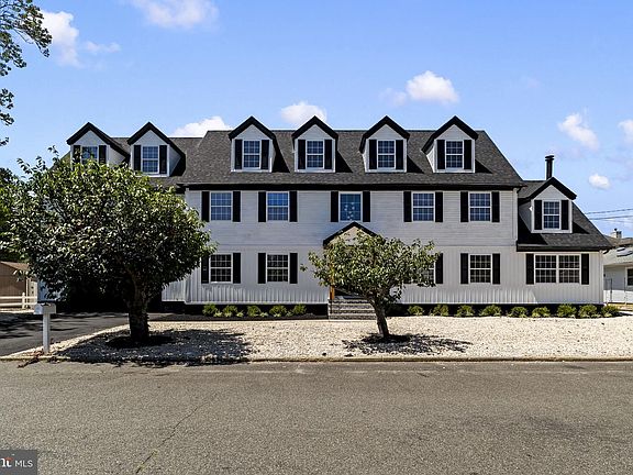 2nd image of 601 Winthrop Dr