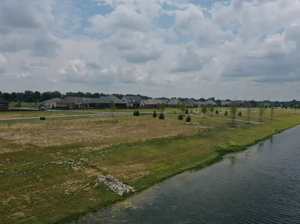 1653 Mill Pond Ln, Franklin, IN 46131