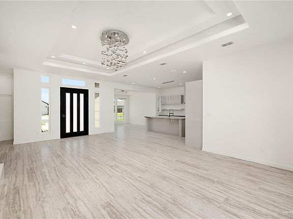 5th image of 1931 Tierra Santa Cir