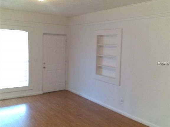 3rd image of 1016 Lakeshore Dr