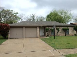 6041 Highcrest Dr, Watauga, TX 76148