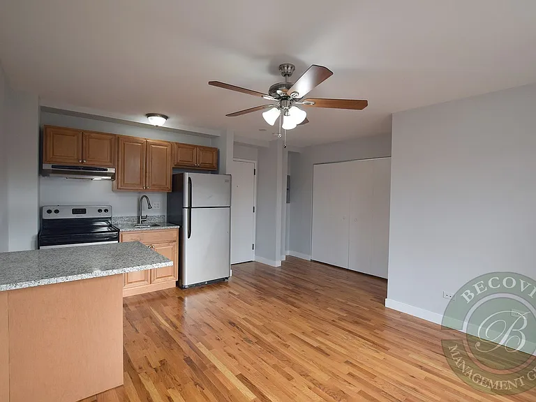 The Greenview — Photo 51