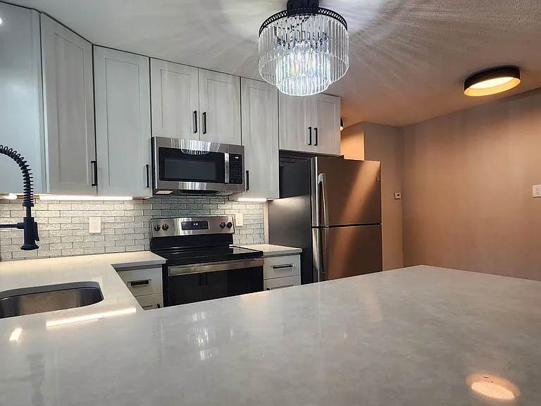 6266 Nottingham Avenue — Photo 3