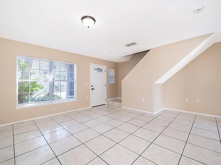 1313 Timberbend Cir — Photo 3