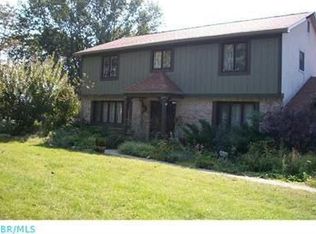 1345 Wren Ln, Powell, OH