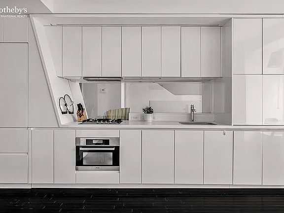 3rd image of 123 Washington St APT 30D
