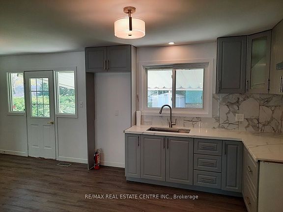 5th image of 391 Tamarack Dr