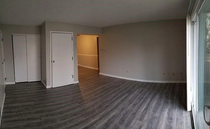 1490 Slade Ave — Photo 1