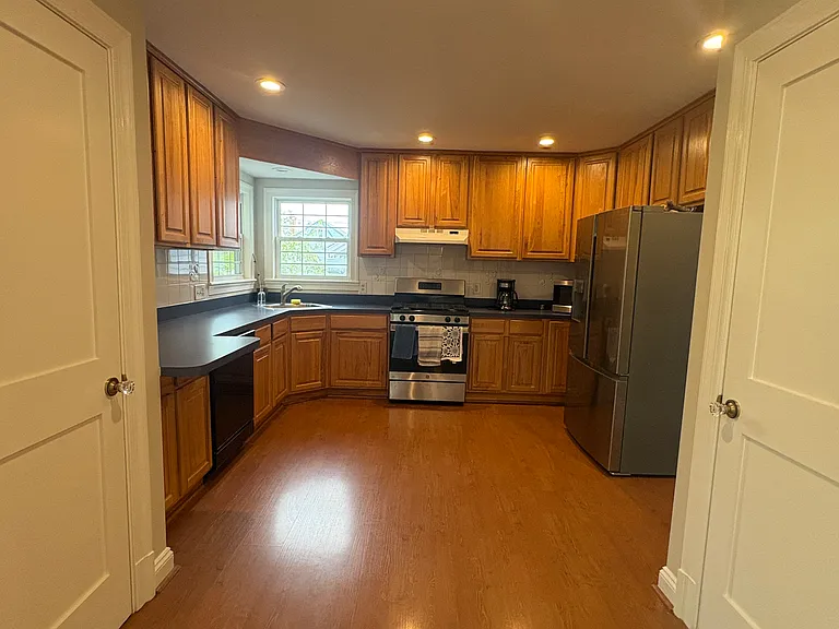 104 Archwood Ave — Photo 9