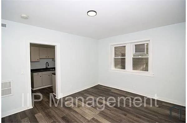 Building Photo - 3296 E 149th St