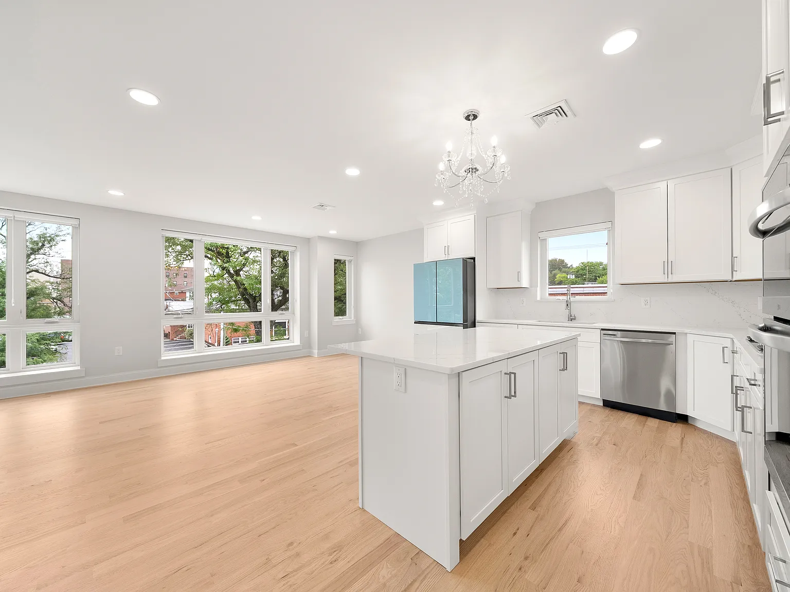 3 bed, $4,900 — Photo 4