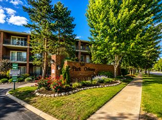 520 Biesterfield Rd APT 209, Elk Grove Village, IL 60007