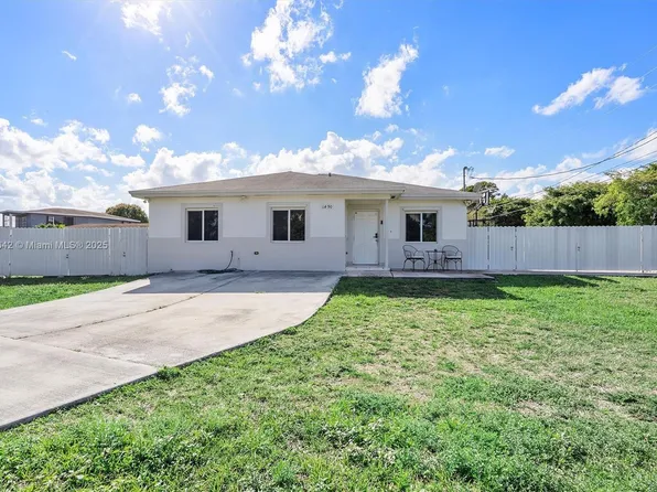 11490 W Golf Dr, Miami, FL 33167
