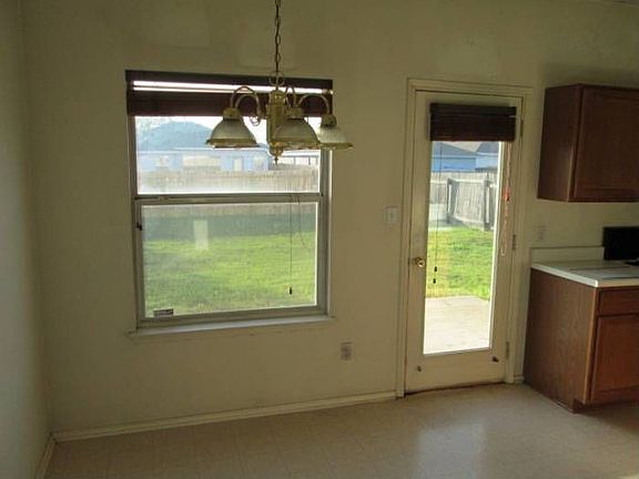 Breakfast/Dining area