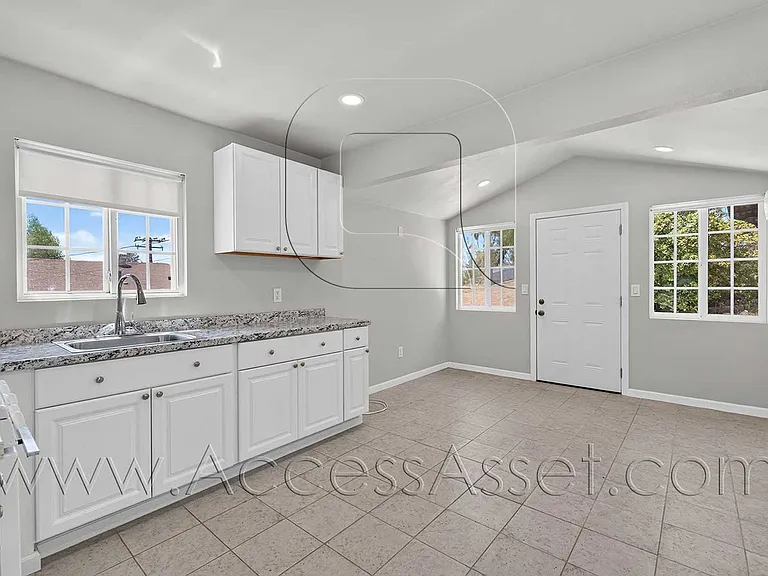 23963 Lodge Dr — Photo 12
