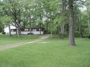 11018 N 1300th St, Newton, IL 62448